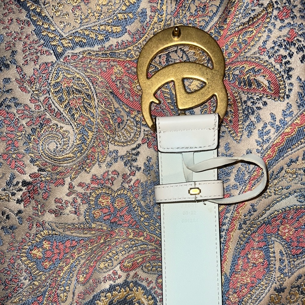 Gucci White Belt with Gold Buckle - Picture 6 of 8